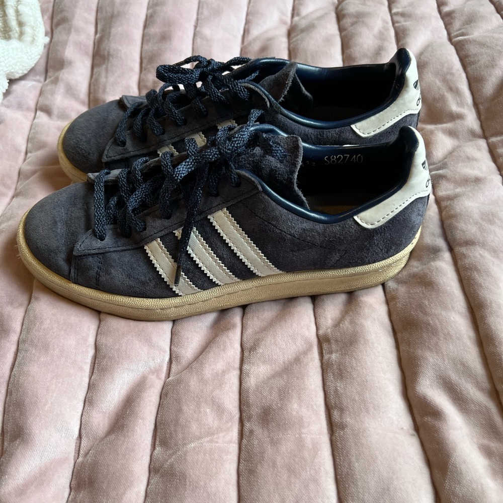Adidas campus